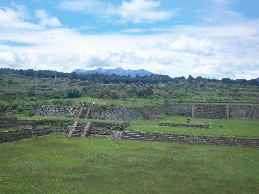 100_0214 Sitio de Teotenango al fondo el Nevado de Toluca