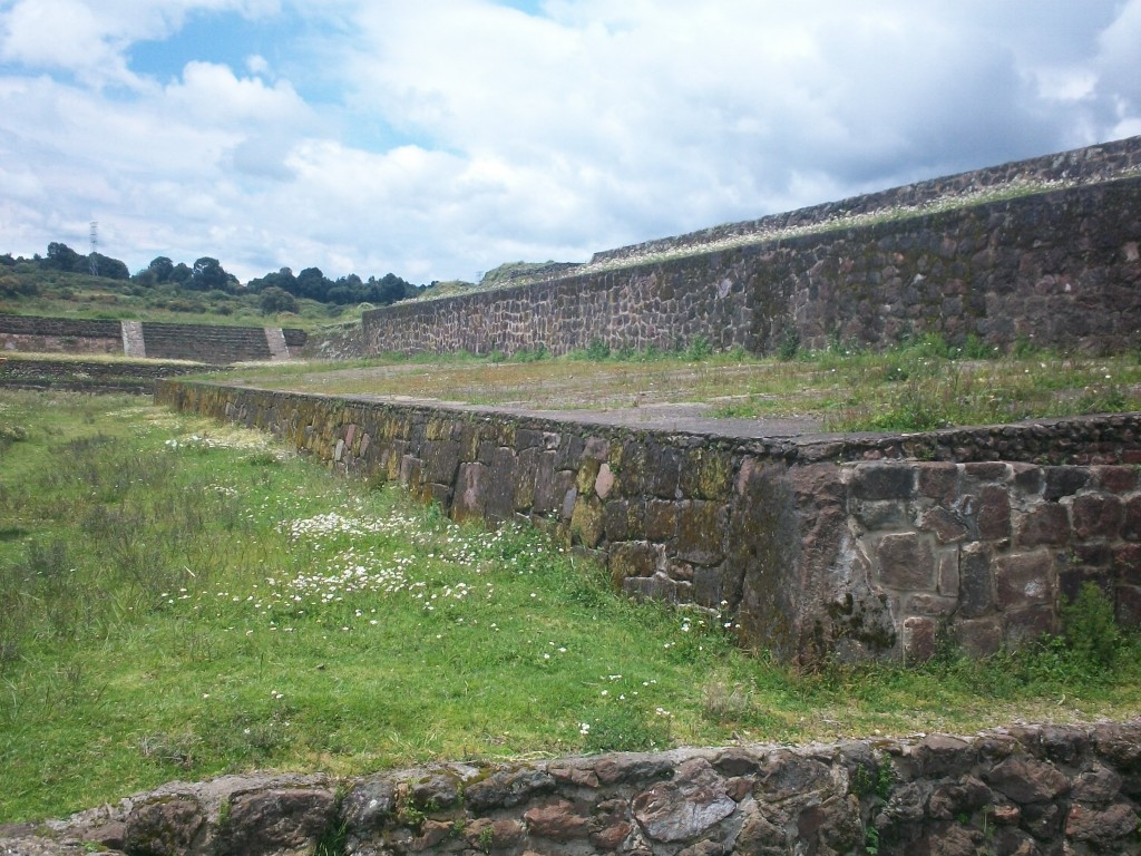 100_0222 Juego de Pelota en la zona Arqueológica de Teotenango