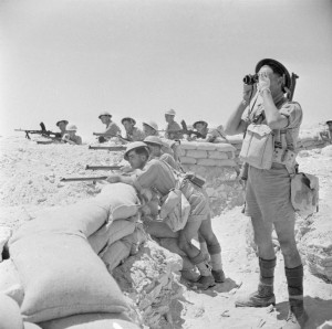 Infantería de las fuerzas aliadas en posición defensiva cerca del El Alamein, 17 de julio de 1942